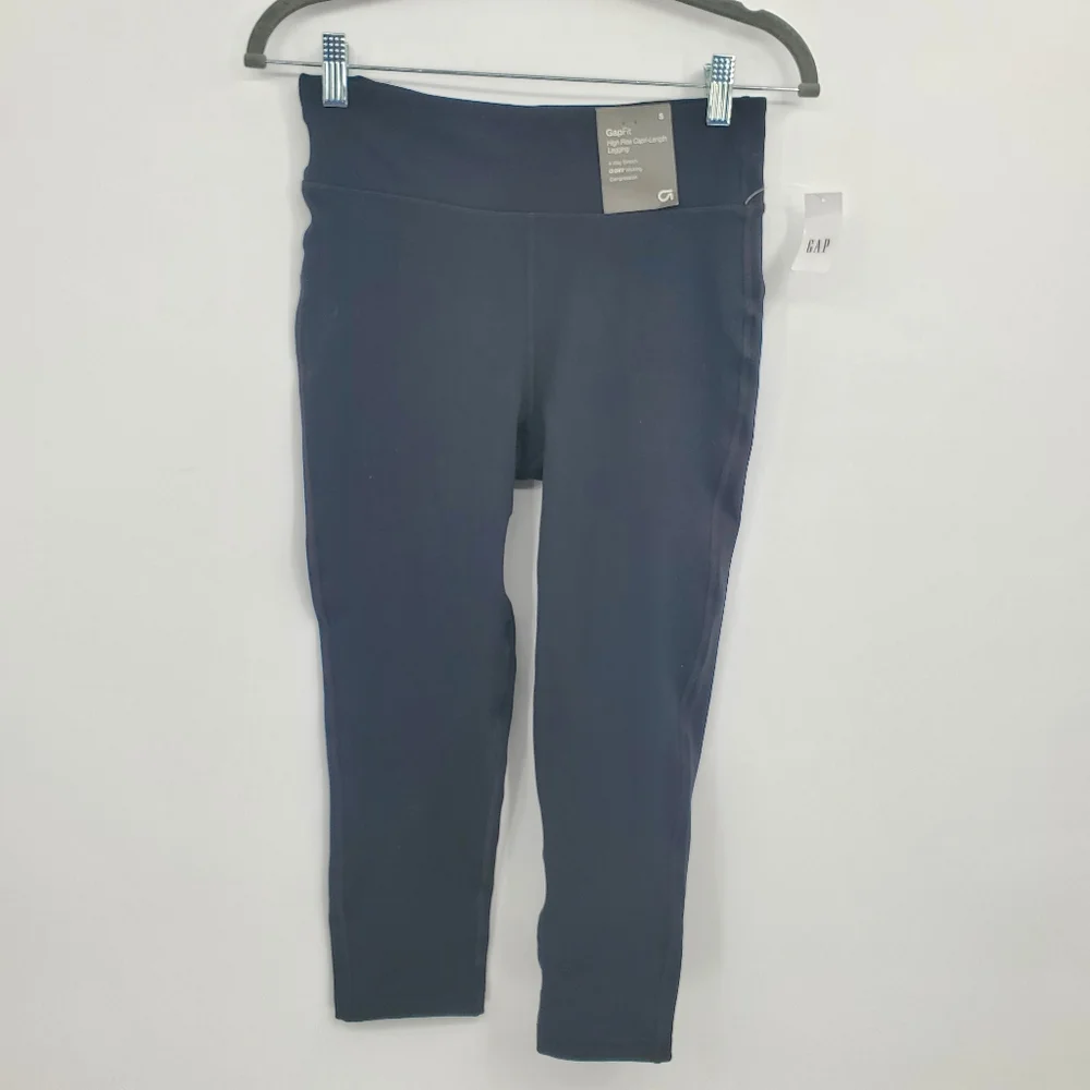 ☆☆ GAP Black High-Rise Capri Length Leggings Size Small NWT